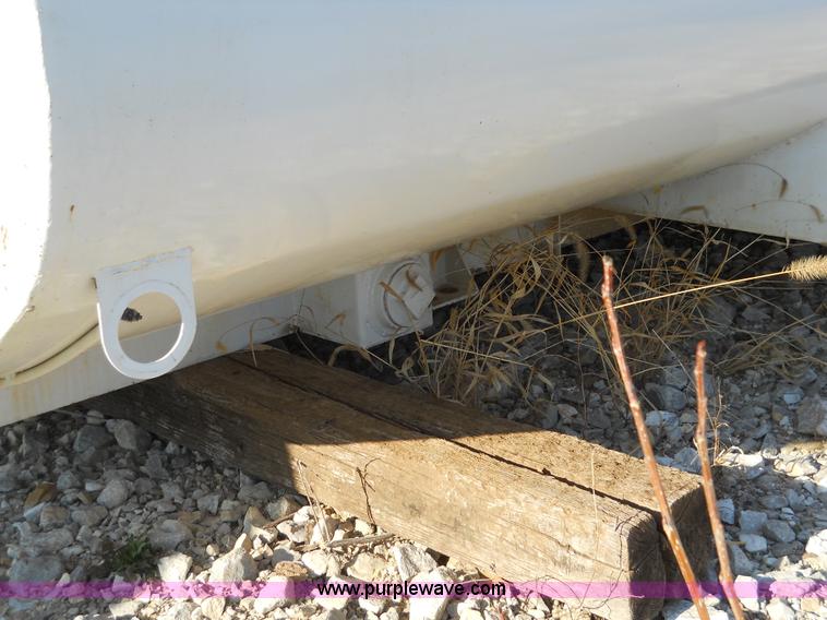 image for item B1040 Truck mount water tank