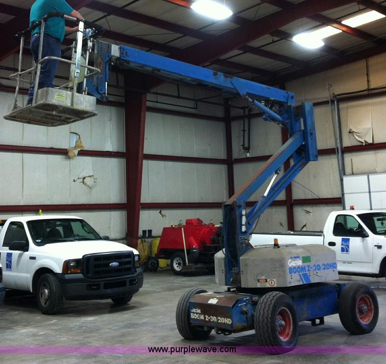 image for item B1069 1994 Genie Z-30/20HD electric boom lift