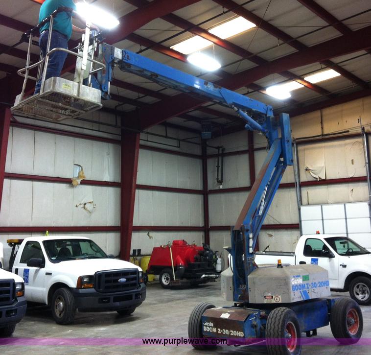 image for item B1069 1994 Genie Z-30/20HD electric boom lift