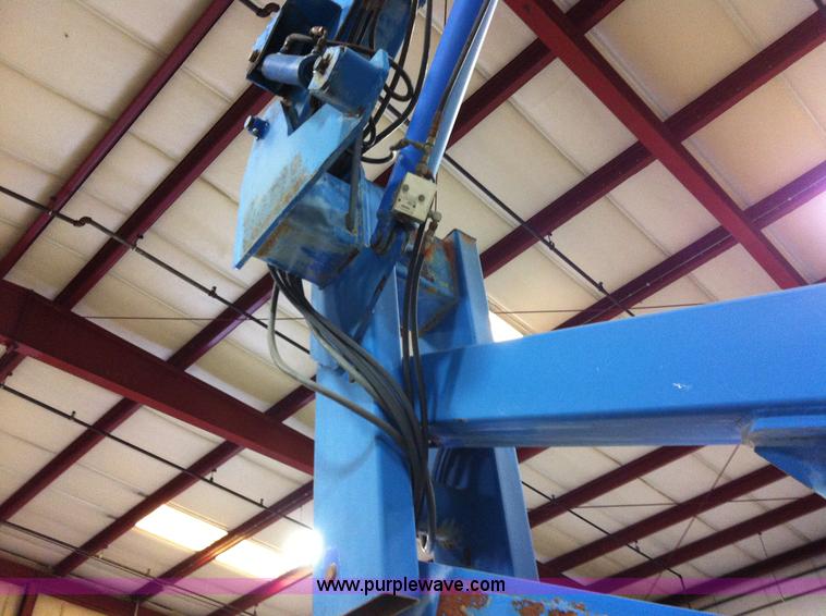 image for item B1069 1994 Genie Z-30/20HD electric boom lift