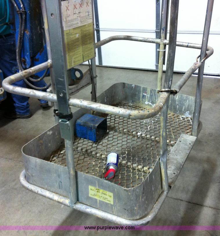 image for item B1069 1994 Genie Z-30/20HD electric boom lift