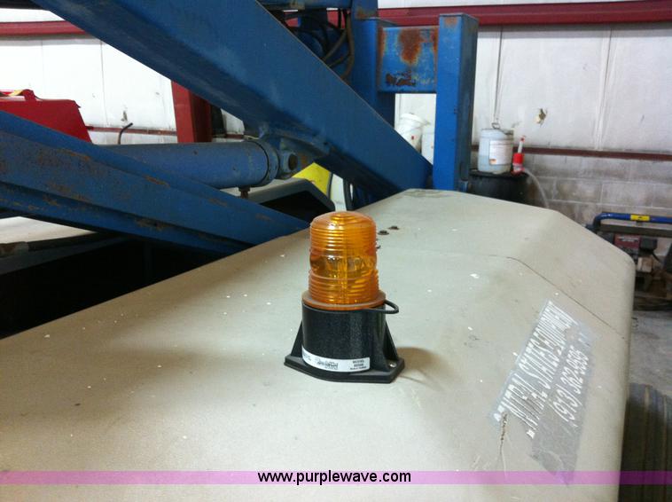 image for item B1069 1994 Genie Z-30/20HD electric boom lift