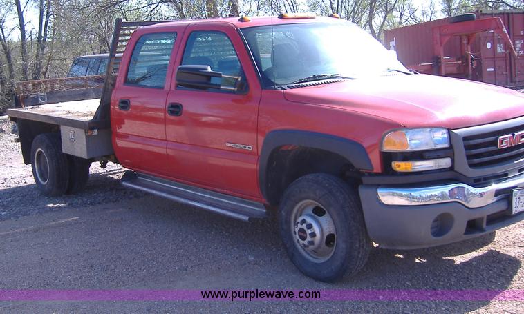 image for item B1097 2004 GMC Sierra C3500 crew cab pickup truck