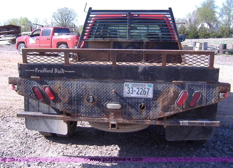 image for item B1097 2004 GMC Sierra C3500 crew cab pickup truck