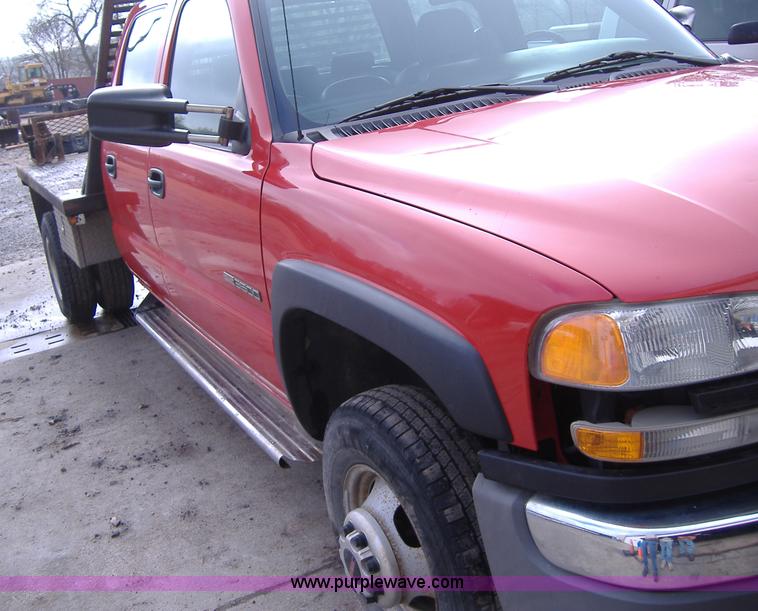 image for item B1097 2004 GMC Sierra C3500 crew cab pickup truck