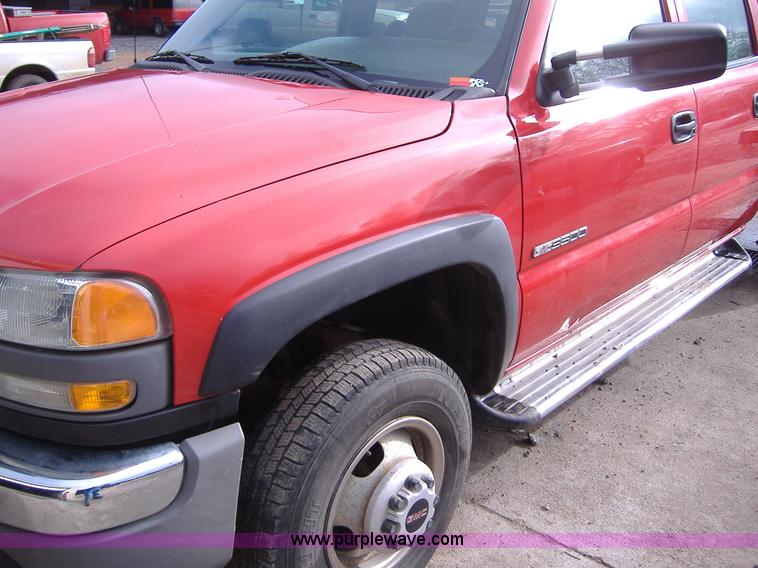 image for item B1097 2004 GMC Sierra C3500 crew cab pickup truck