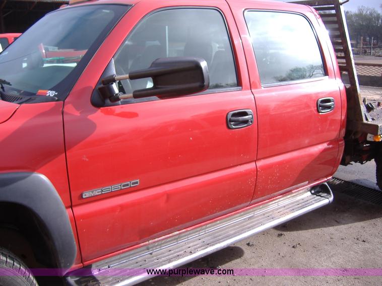 image for item B1097 2004 GMC Sierra C3500 crew cab pickup truck