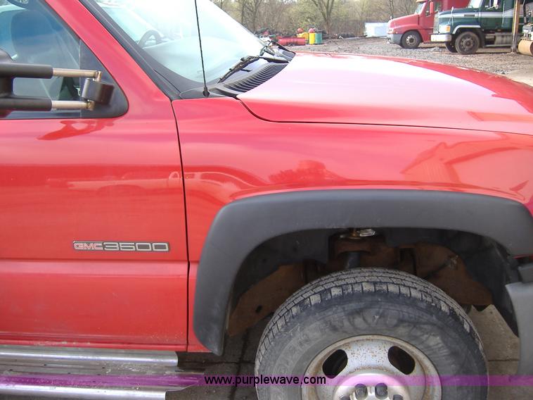 image for item B1097 2004 GMC Sierra C3500 crew cab pickup truck