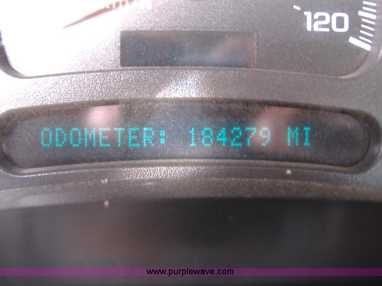 image for item B1097 2004 GMC Sierra C3500 crew cab pickup truck