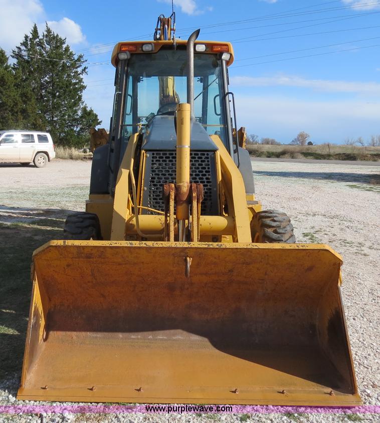 image for item B2270 2003 John Deere 410G backhoe