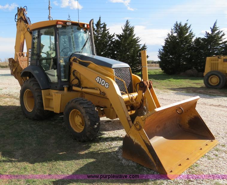 image for item B2270 2003 John Deere 410G backhoe