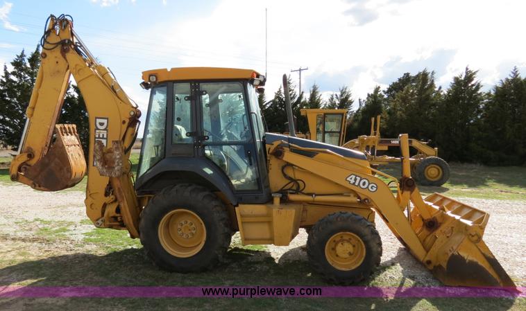 image for item B2270 2003 John Deere 410G backhoe