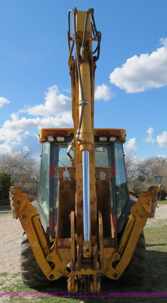 image for item B2270 2003 John Deere 410G backhoe
