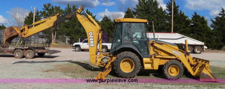 image for item B2270 2003 John Deere 410G backhoe