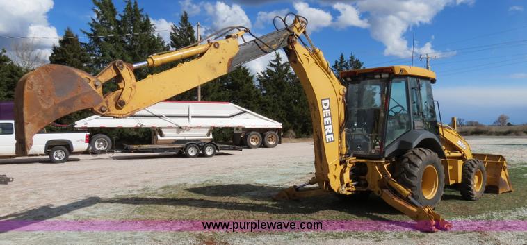 image for item B2270 2003 John Deere 410G backhoe