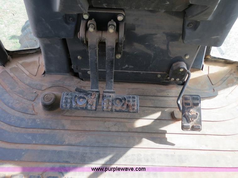 image for item B2270 2003 John Deere 410G backhoe