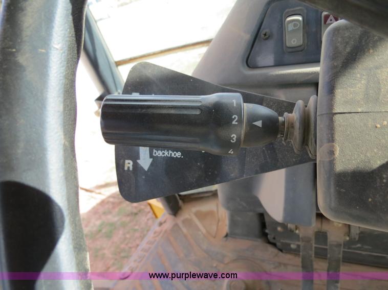 image for item B2270 2003 John Deere 410G backhoe