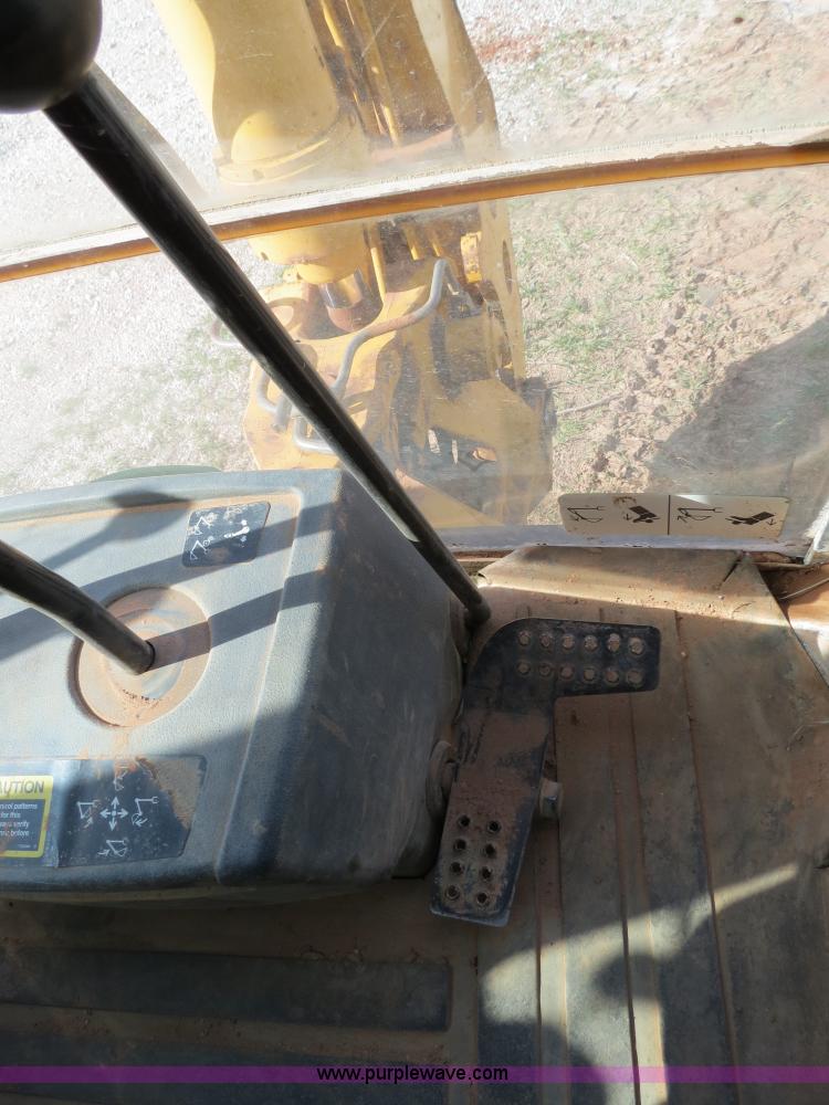 image for item B2270 2003 John Deere 410G backhoe