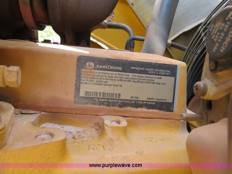 image for item B2270 2003 John Deere 410G backhoe