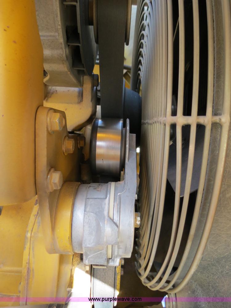 image for item B2270 2003 John Deere 410G backhoe