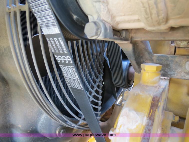 image for item B2270 2003 John Deere 410G backhoe