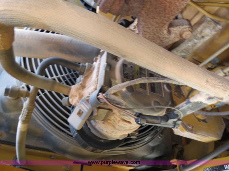 image for item B2270 2003 John Deere 410G backhoe