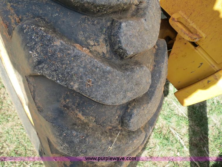 image for item B2270 2003 John Deere 410G backhoe