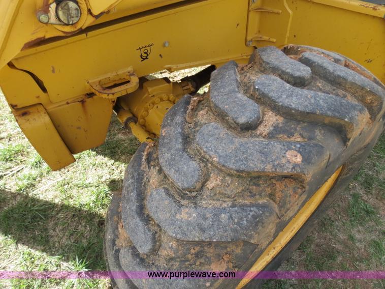 image for item B2270 2003 John Deere 410G backhoe