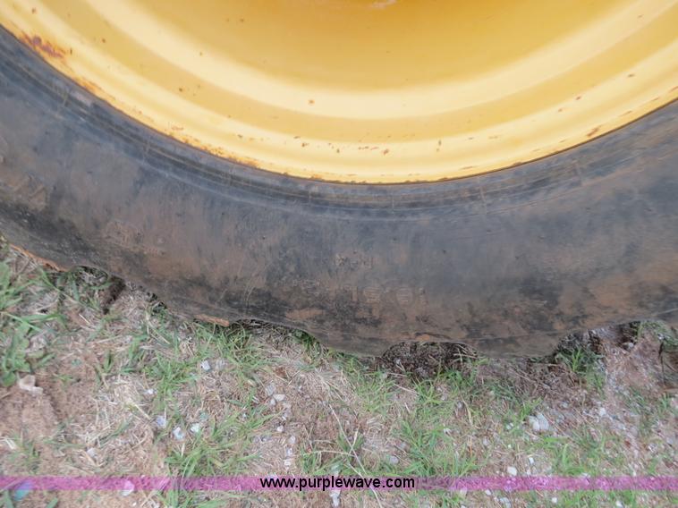 image for item B2270 2003 John Deere 410G backhoe