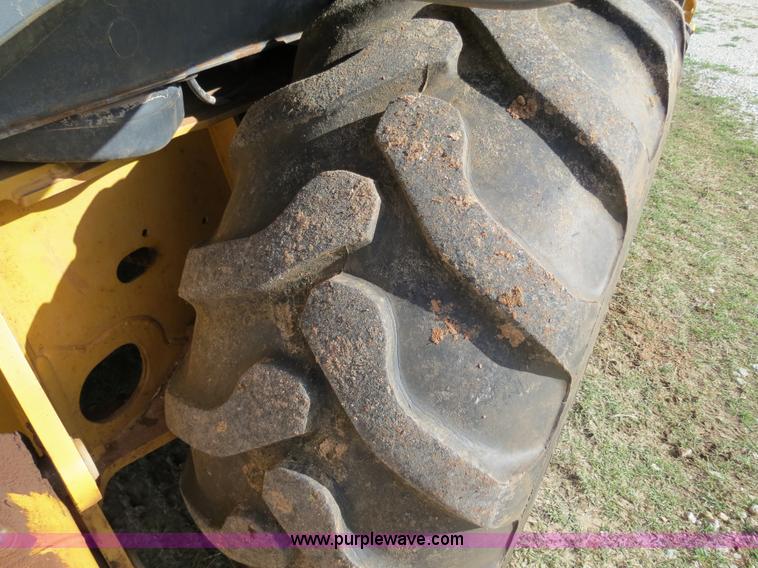 image for item B2270 2003 John Deere 410G backhoe