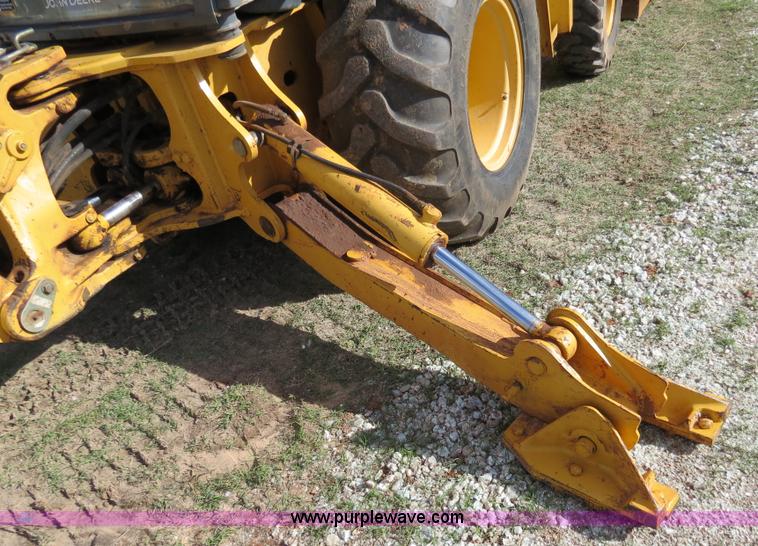 image for item B2270 2003 John Deere 410G backhoe