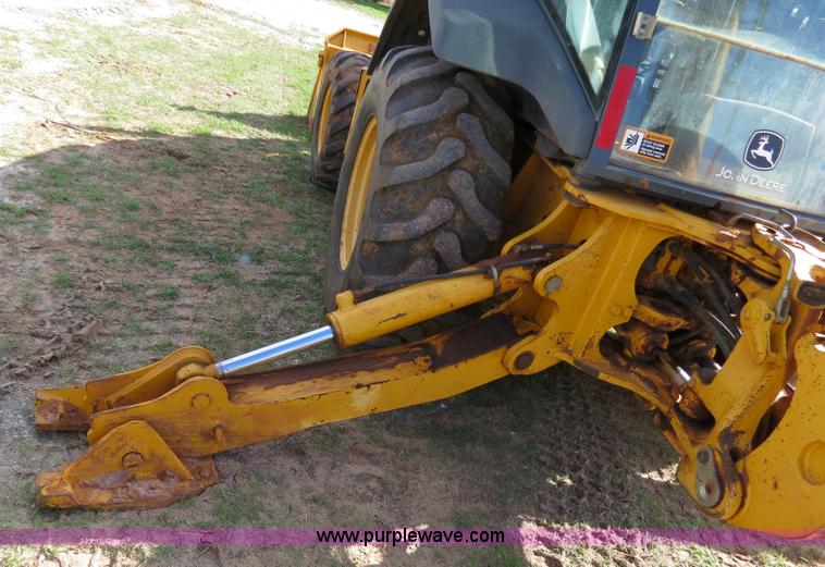 image for item B2270 2003 John Deere 410G backhoe