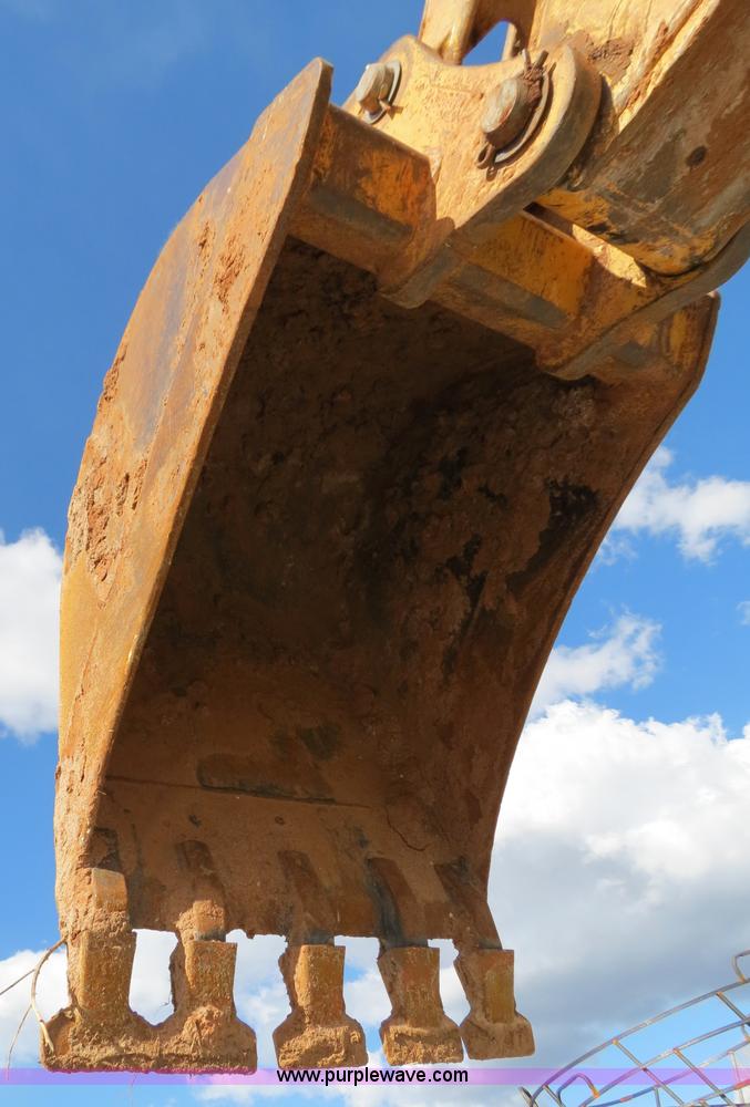 image for item B2270 2003 John Deere 410G backhoe