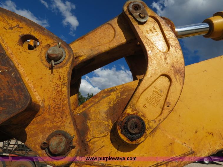 image for item B2270 2003 John Deere 410G backhoe