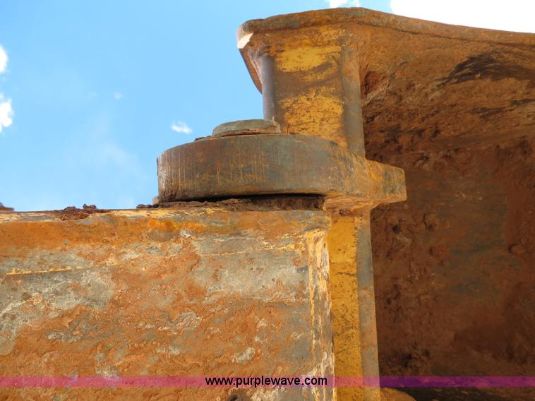 image for item B2270 2003 John Deere 410G backhoe