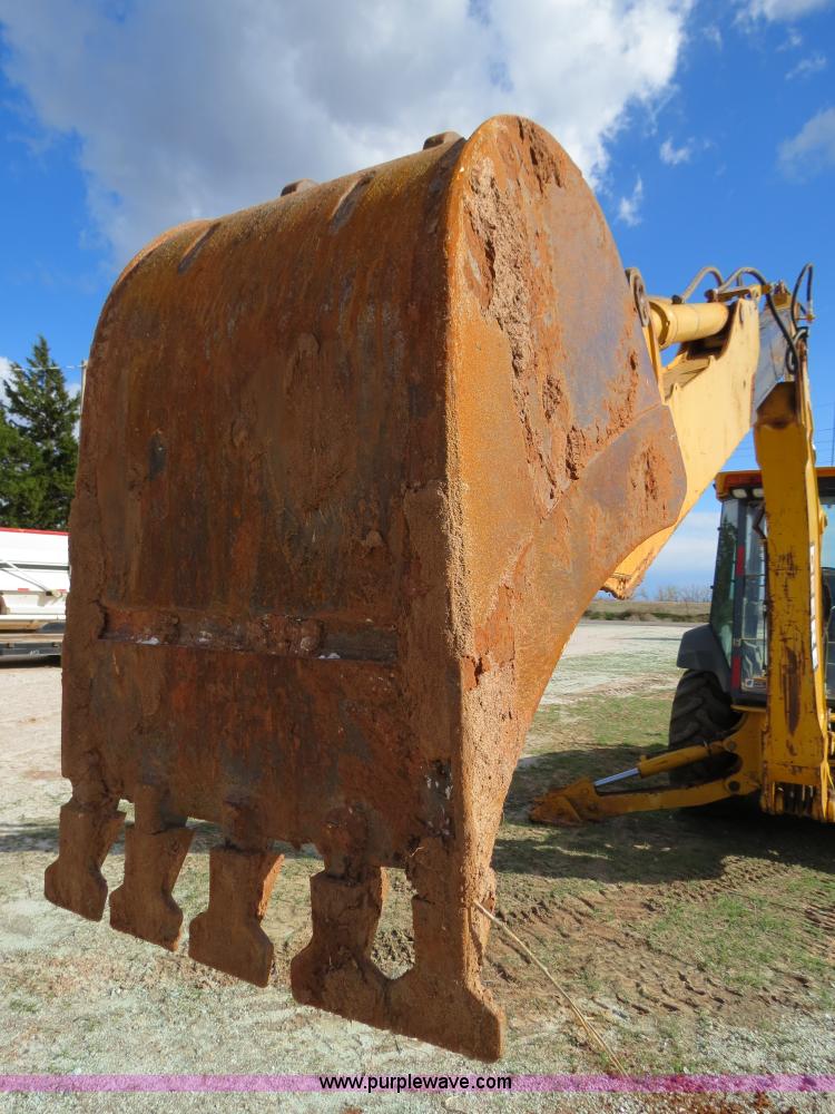 image for item B2270 2003 John Deere 410G backhoe