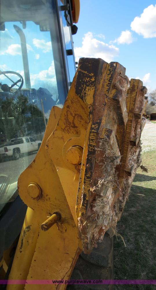 image for item B2270 2003 John Deere 410G backhoe
