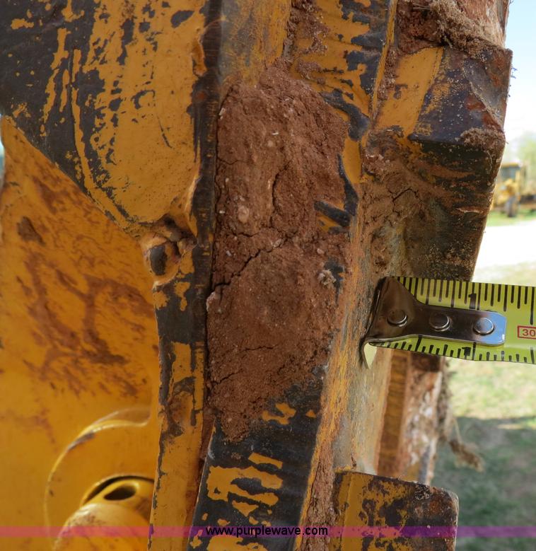 image for item B2270 2003 John Deere 410G backhoe