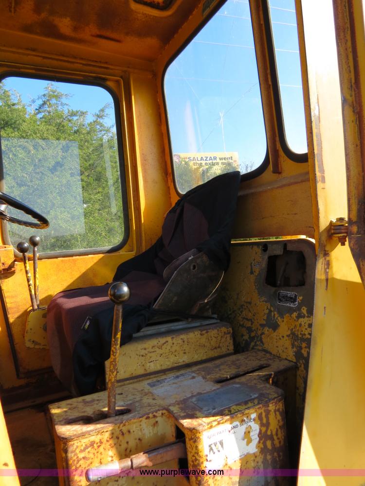 image for item B2272 1966 Fiat-Allis TL545 wheel loaders