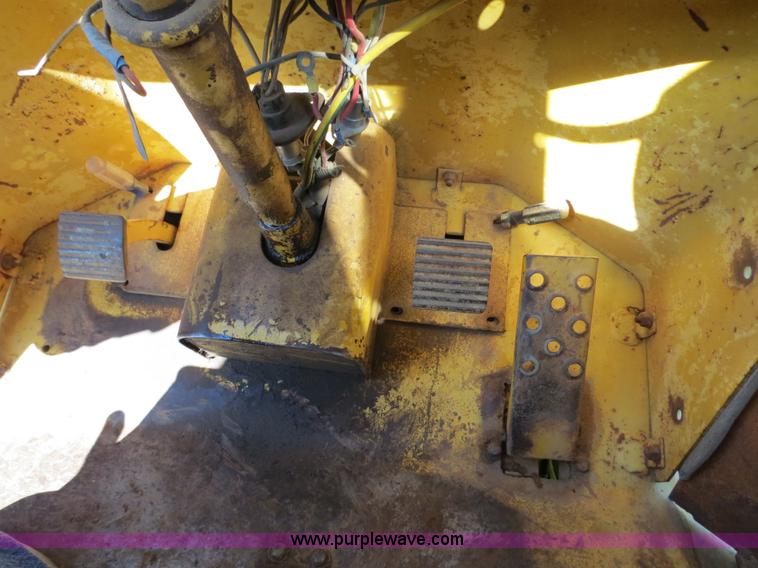 image for item B2272 1966 Fiat-Allis TL545 wheel loaders