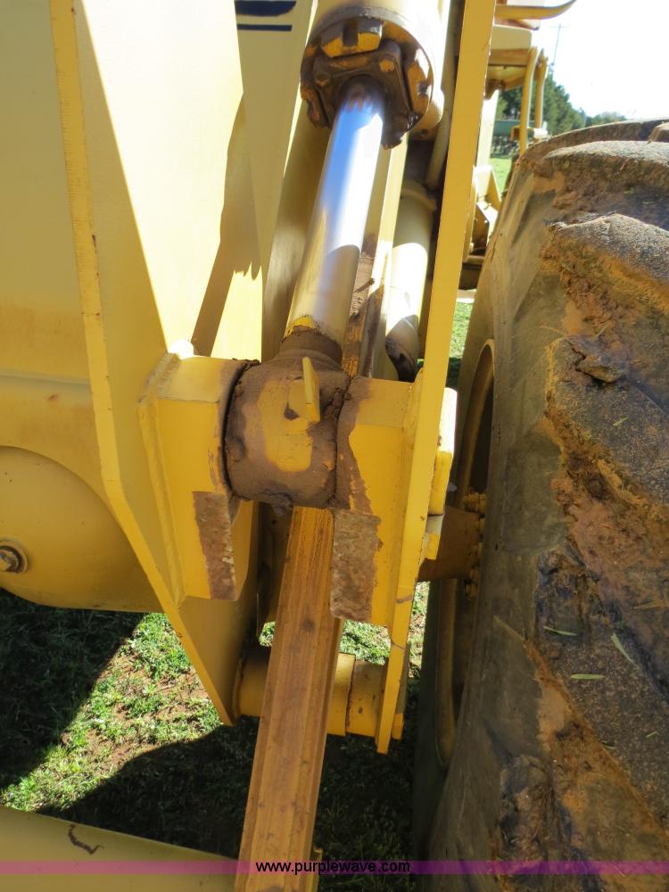 image for item B2272 1966 Fiat-Allis TL545 wheel loaders