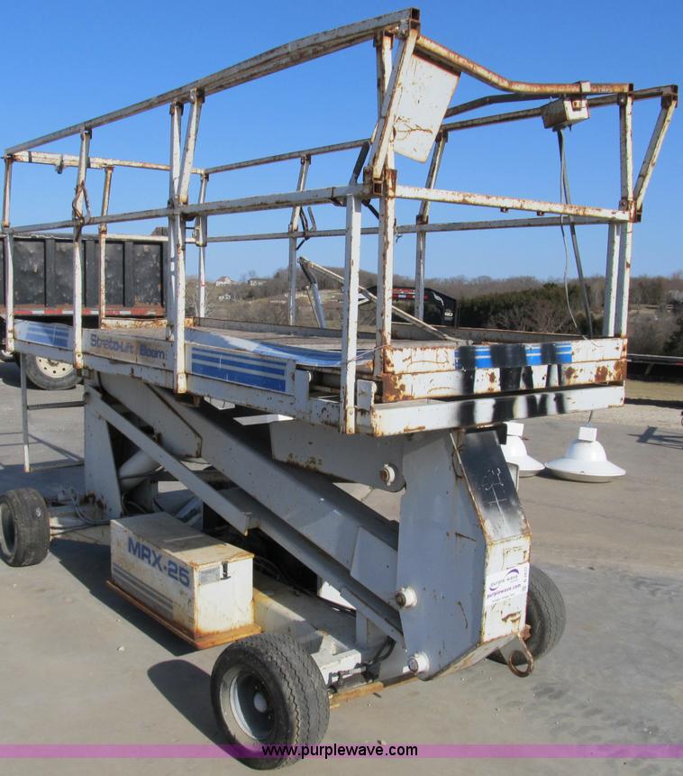 image for item B2637 Strato MRX25 scissor lift