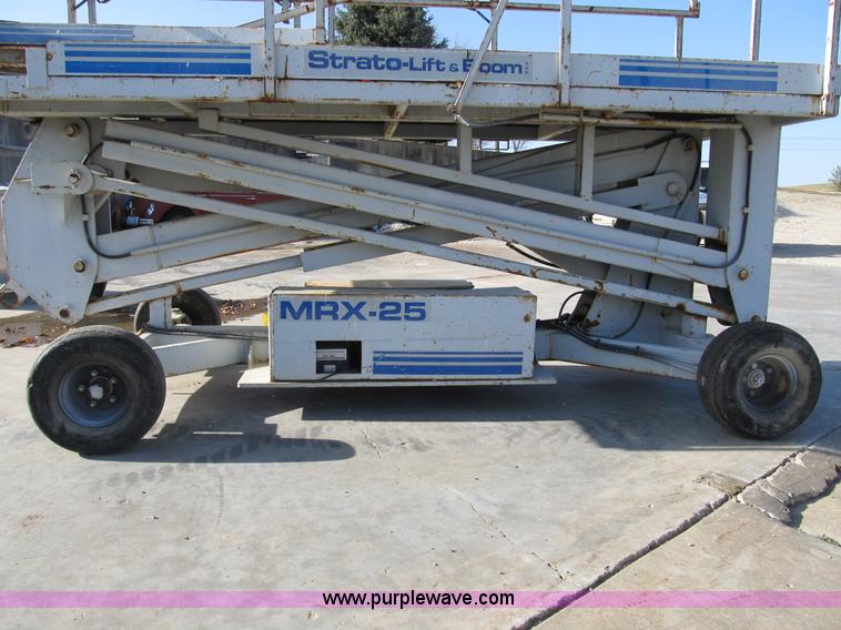 image for item B2637 Strato MRX25 scissor lift