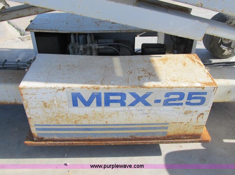 image for item B2637 Strato MRX25 scissor lift