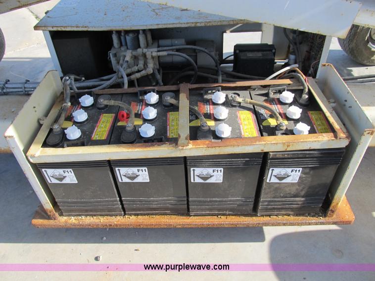 image for item B2637 Strato MRX25 scissor lift