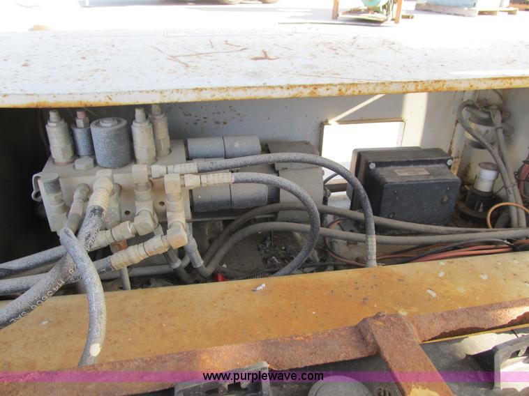 image for item B2637 Strato MRX25 scissor lift