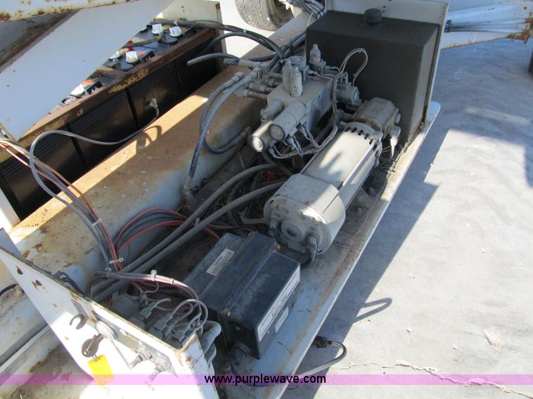 image for item B2637 Strato MRX25 scissor lift