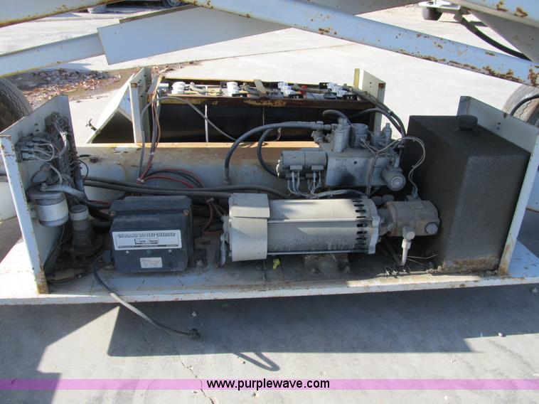 image for item B2637 Strato MRX25 scissor lift