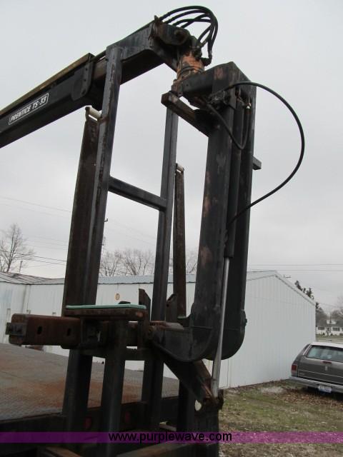 image for item B2640 1994 Ford LT8000 boom truck