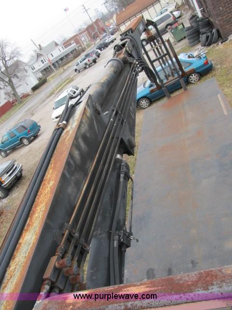 image for item B2640 1994 Ford LT8000 boom truck